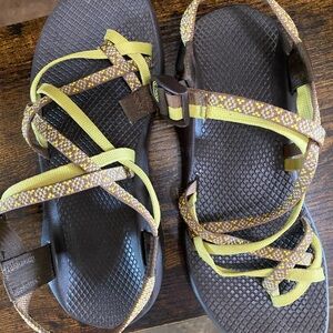 Womenās Chaco sandals Sz 9 Exc